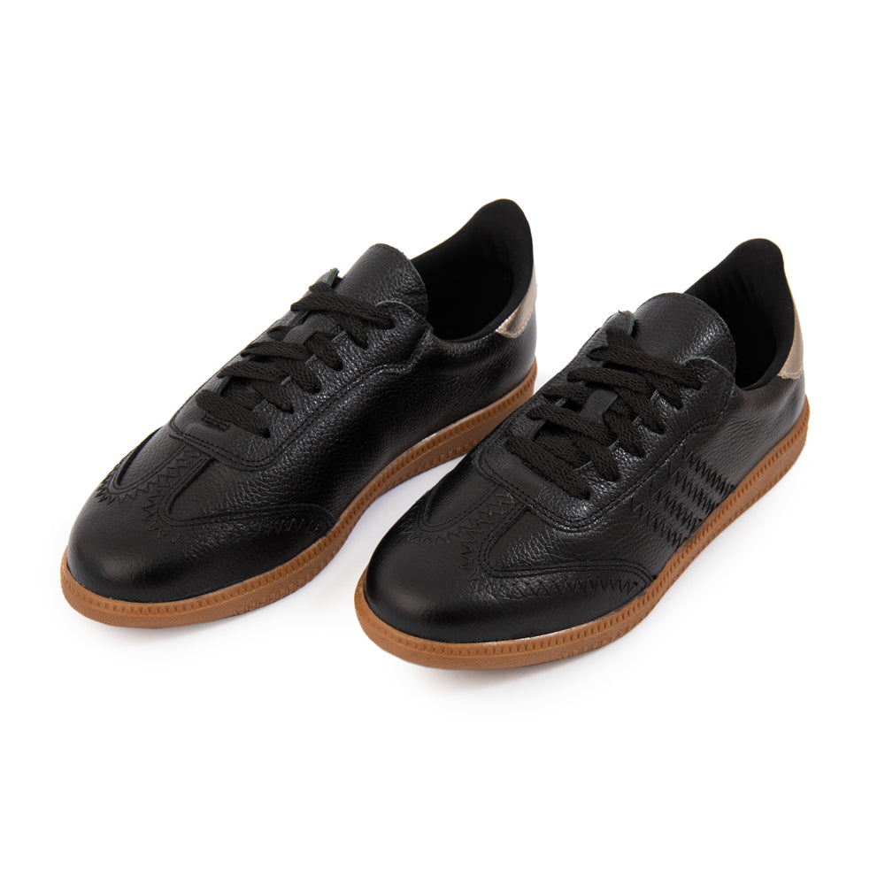 Zapatilla stella cuero negro