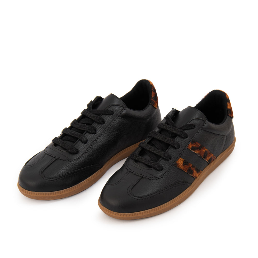 Zapatilla vera cuero negro