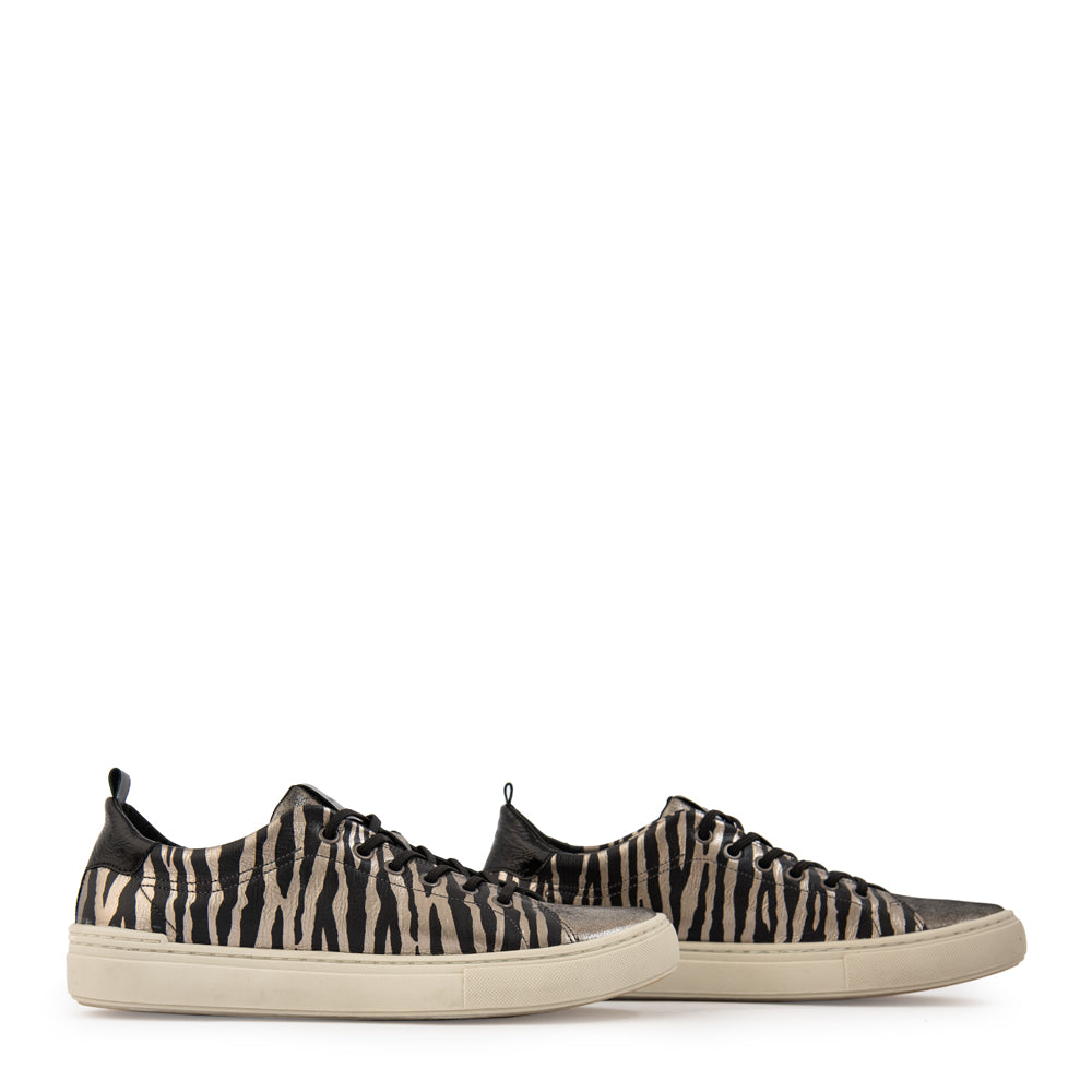 Zapatilla wild cuero negro