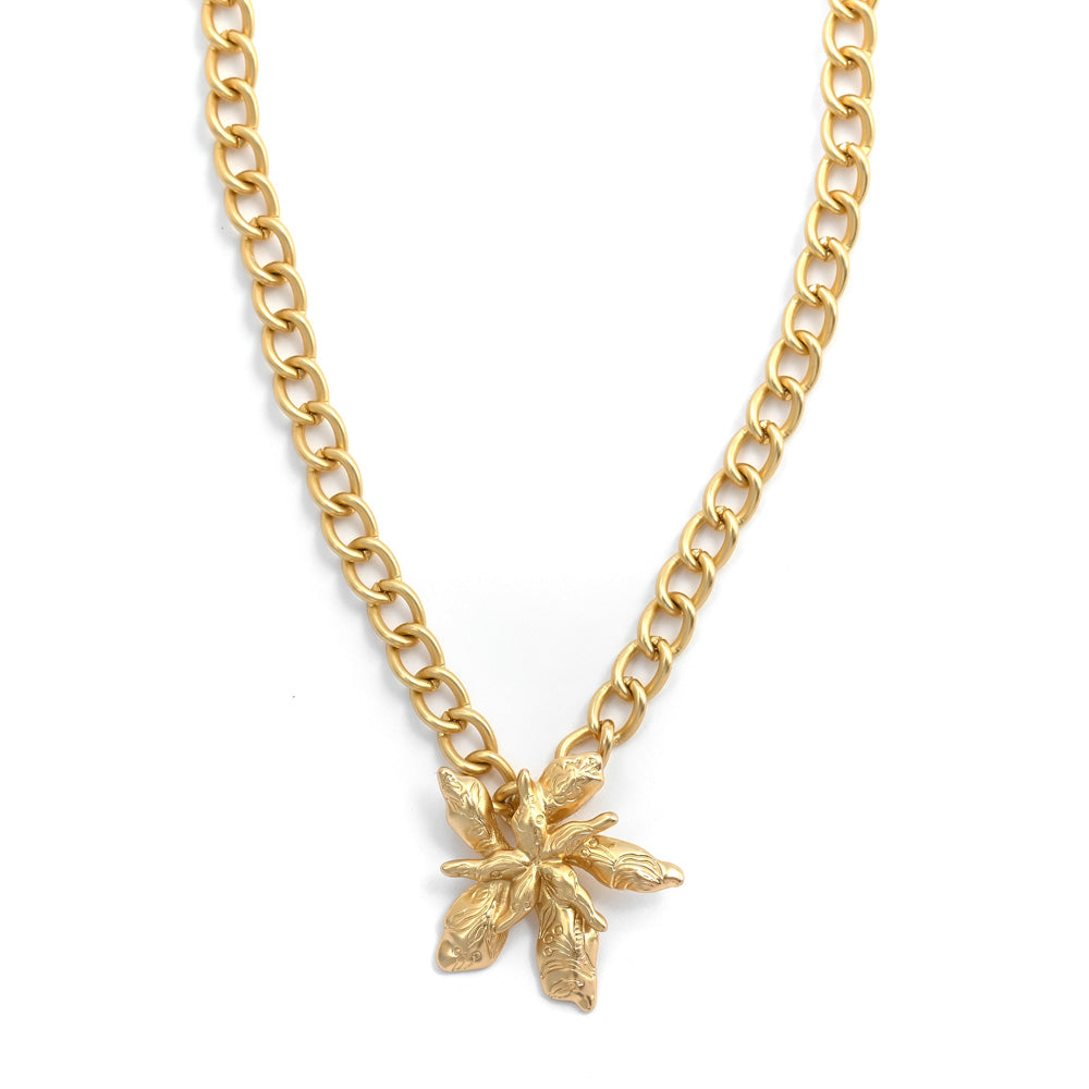 Collar con colgante jaci dorado claro